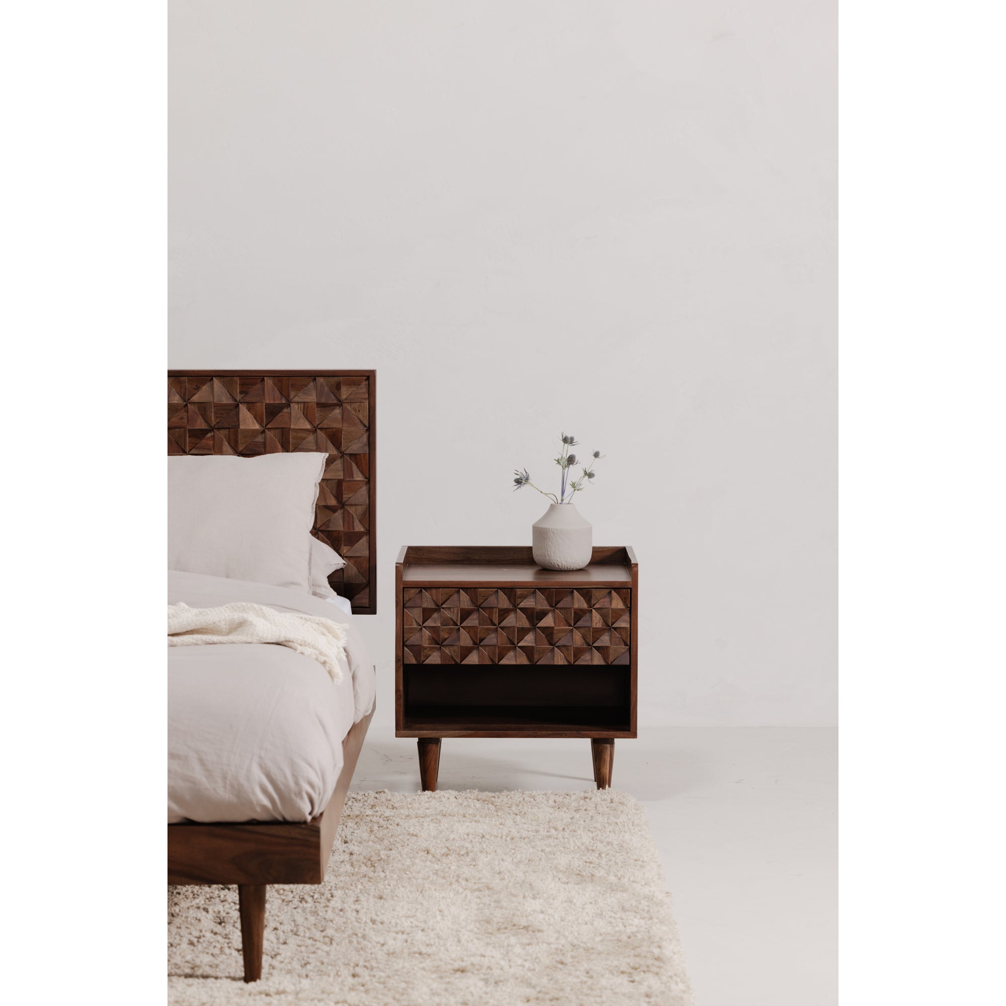 Pablo Queen Bed Brown