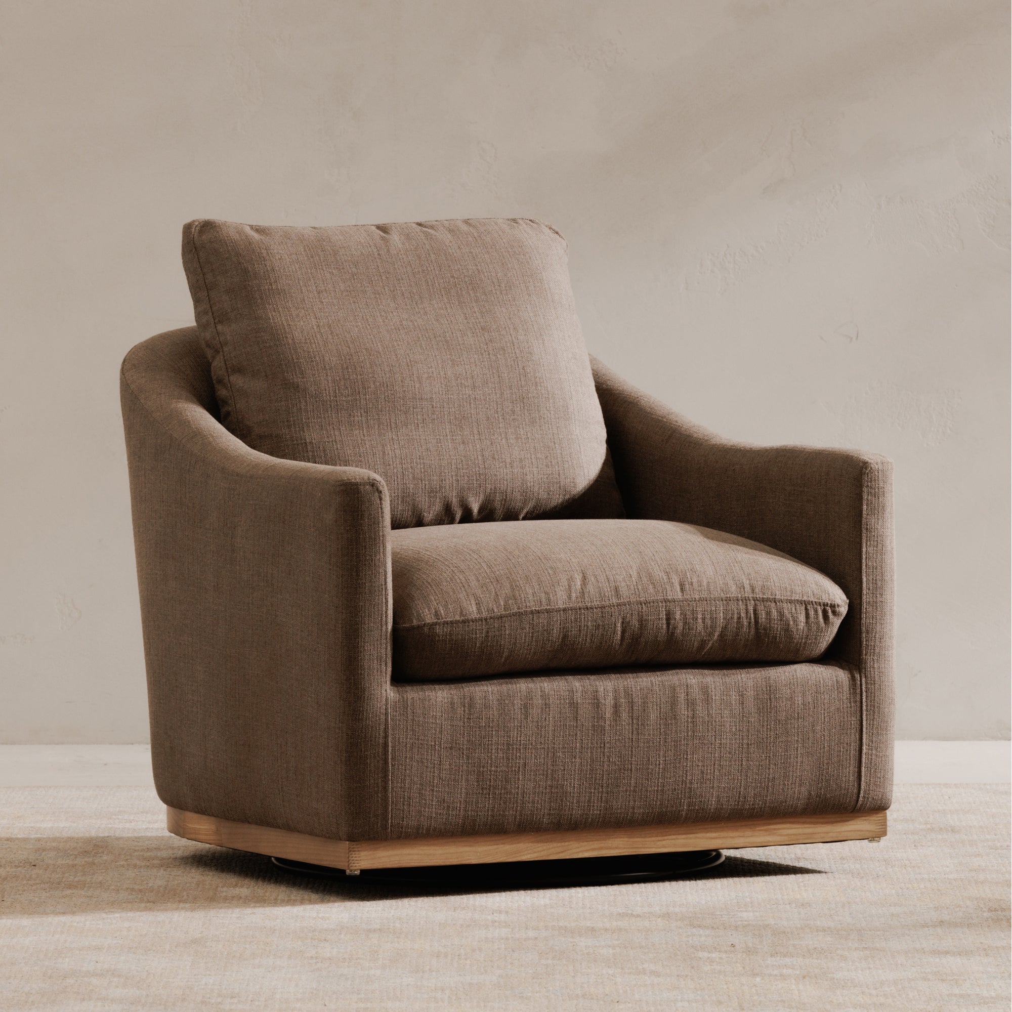 Linden Swivel Chair Soft Taupe