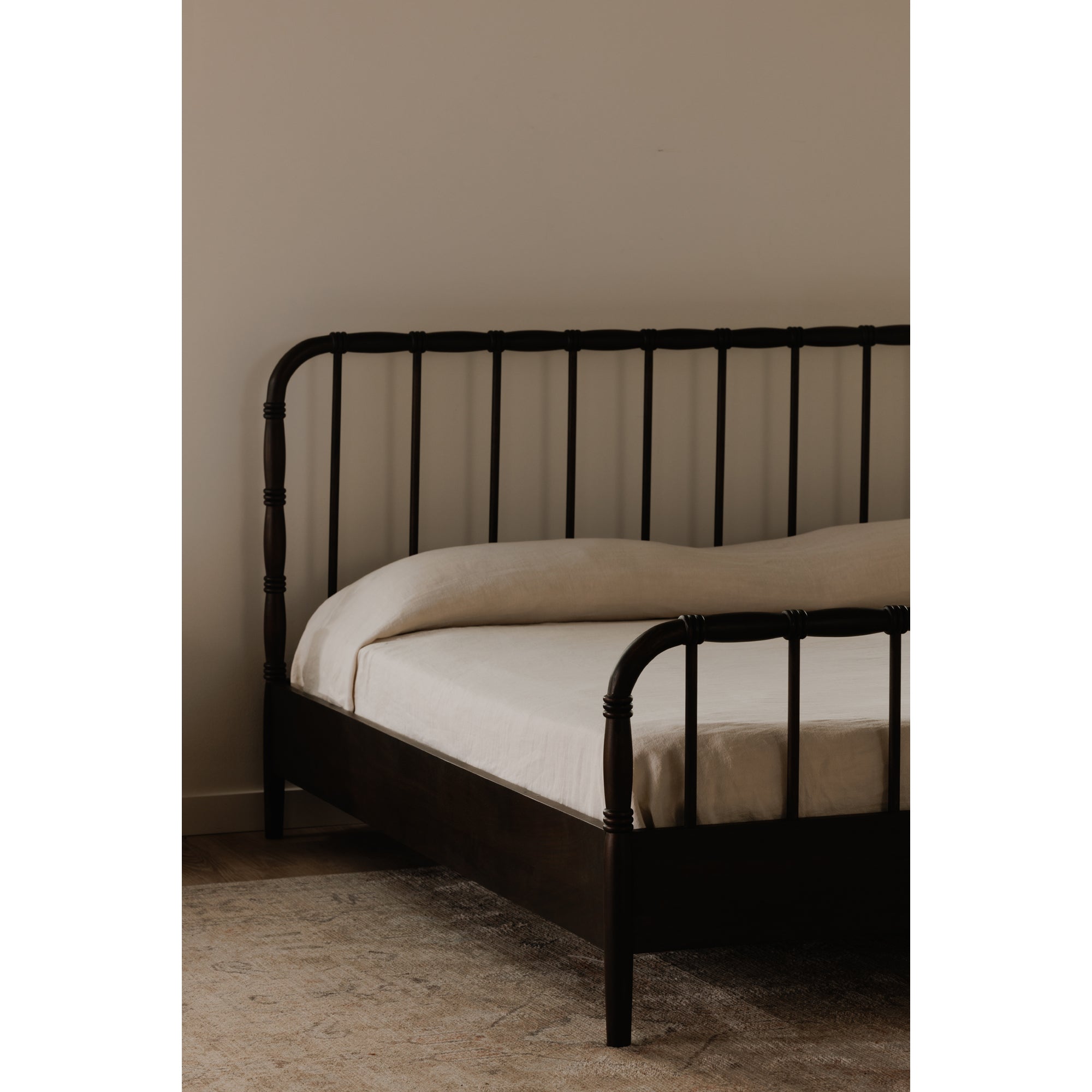 Vivian Queen Bed